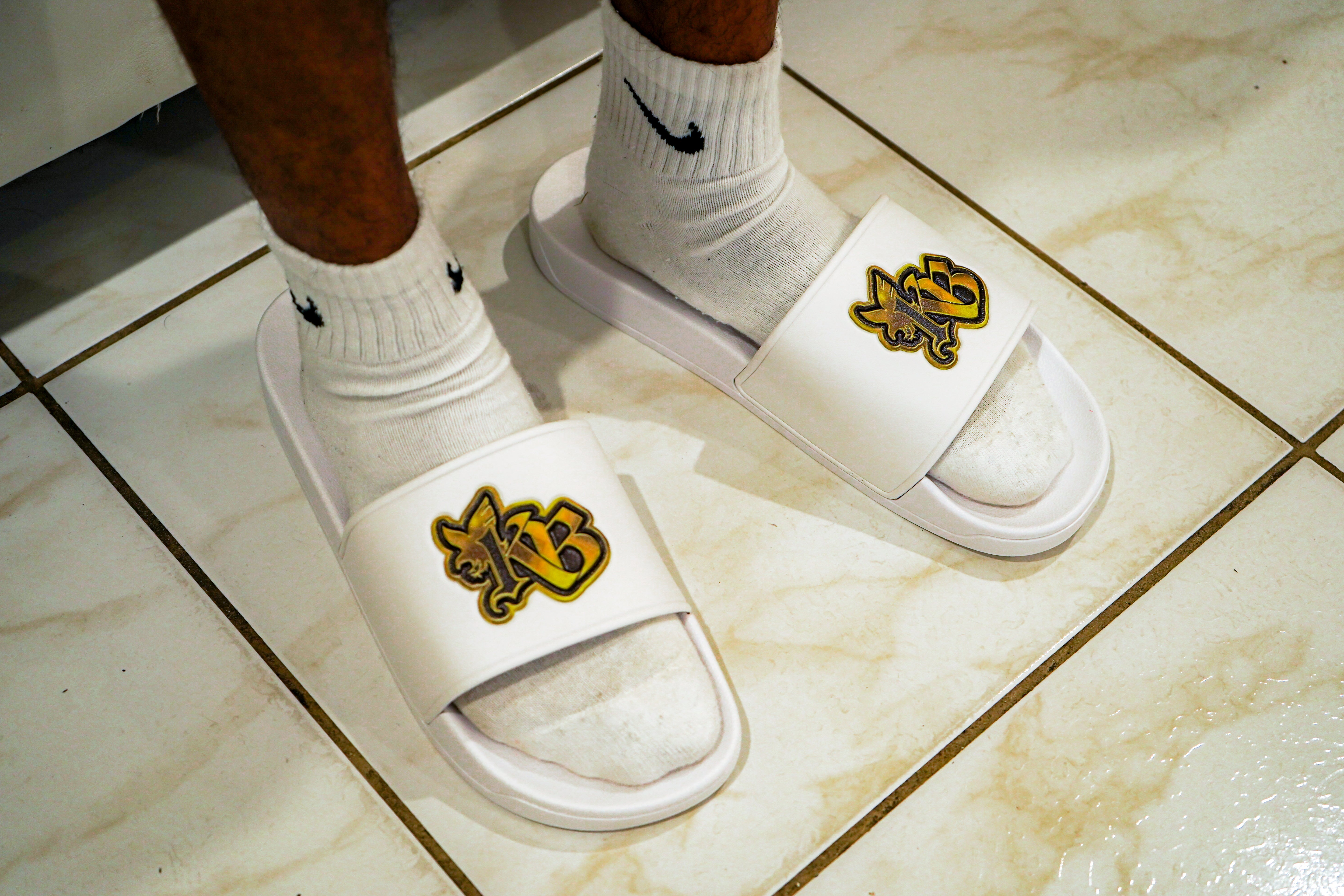 ' 1KB ' Logo Slides